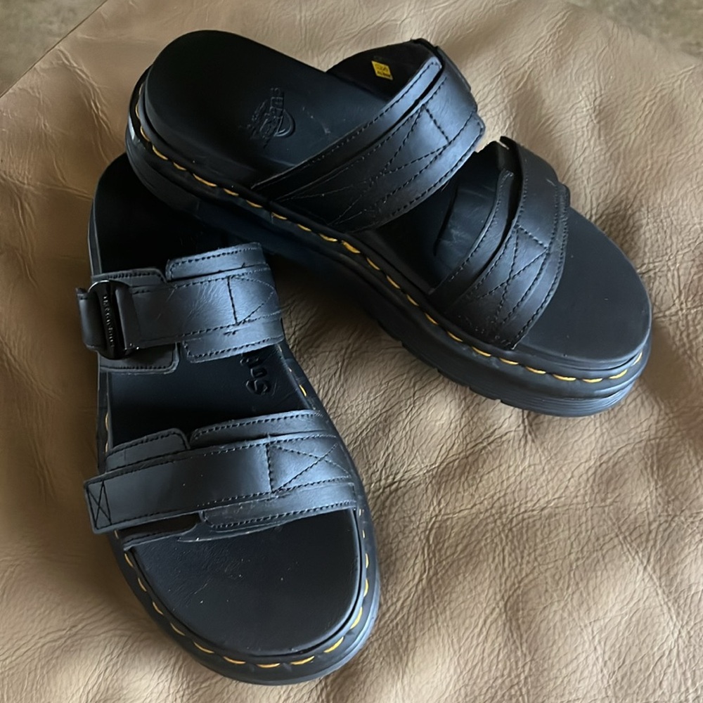 Dr. Martens Chilton slides. Excellent condition, Like New!